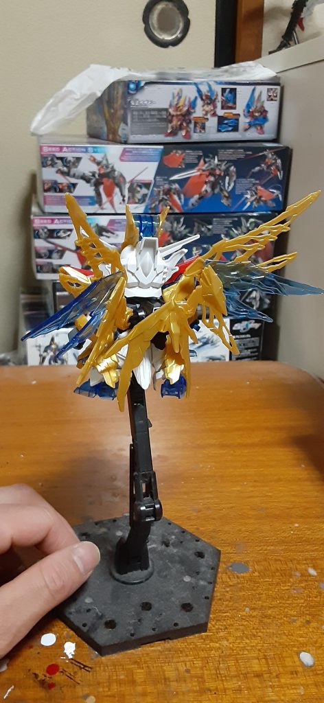 買って満足、このシリーズってデザイン自体からバックパック省略されるけど、フリーダムはばっちりトレース(まあウイングが特徴だしそりゃそうか)ただ後ろも肉抜き目立たないから良いキット。