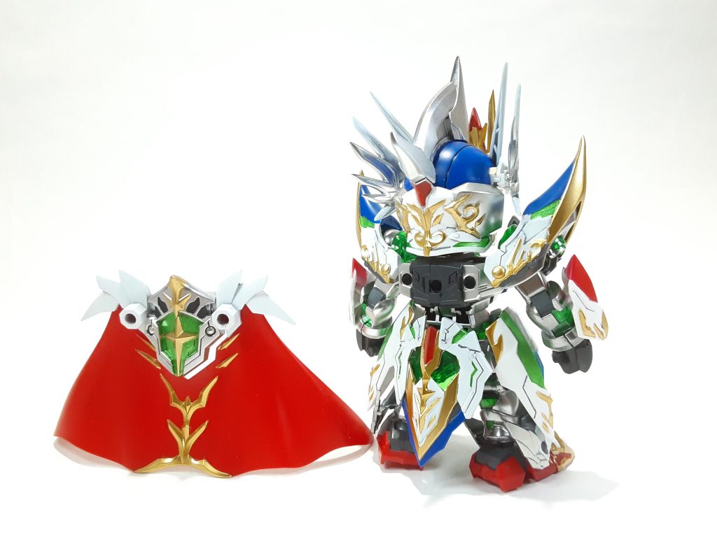 マントで全く見えないですが背面もきっちり塗り分けてます