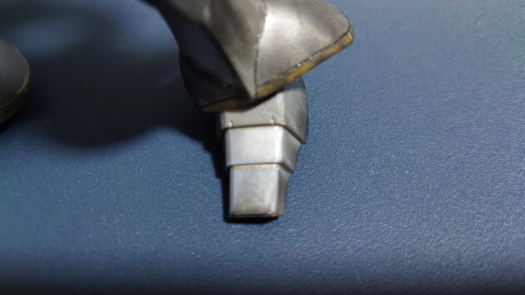 金のスミ入れがイイ感じ