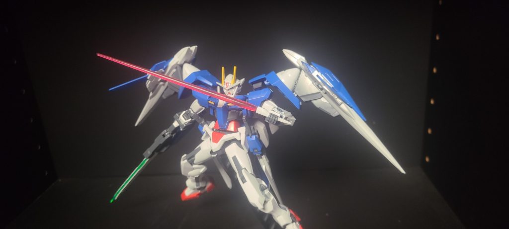 GNソードも固定されてるのでサーベルをもう片方に持たせることも出来ちゃうのも地味に保持力凄い👏