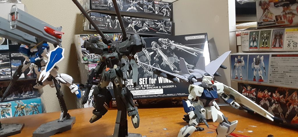 ダガーLはこのストライクに合わせて塗装します。もしかするとこのジェットストライカーもいじってウィンダム専用になるかもしれんから、これもしばらく見納めかも(後でウィンダム買い足すけど)