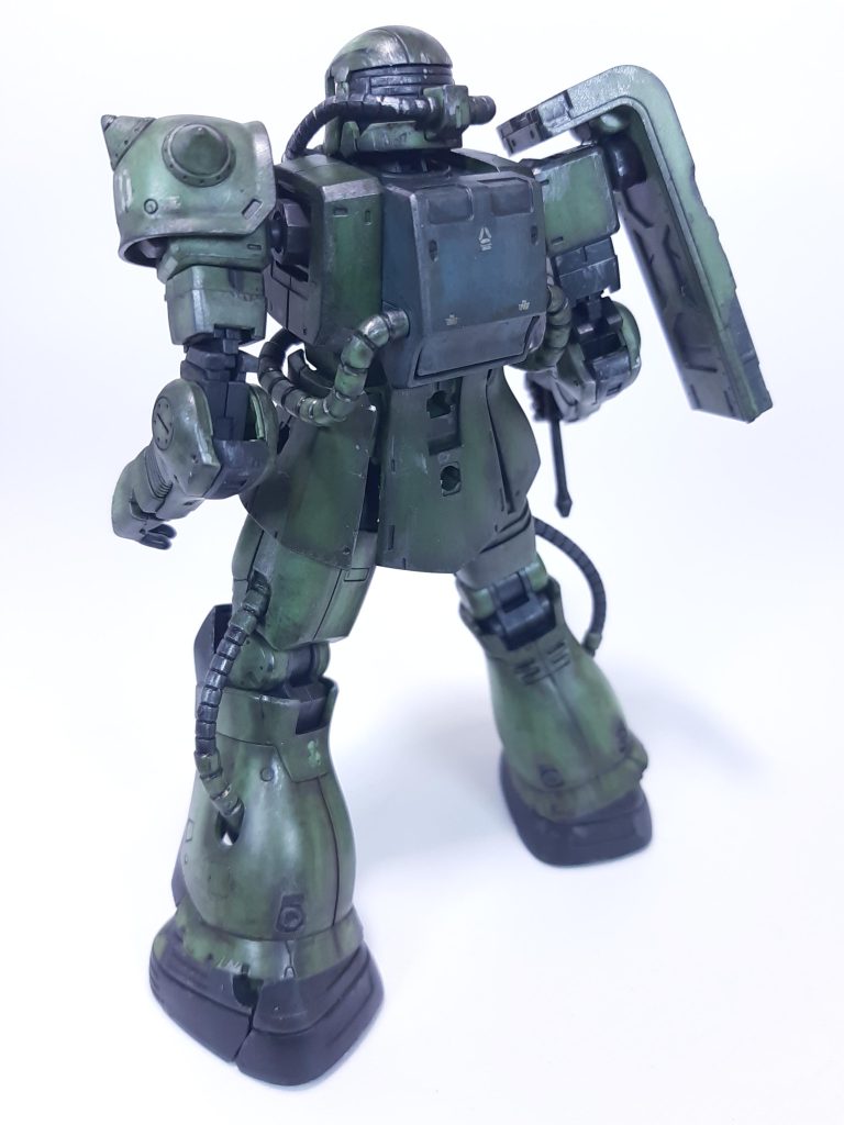 汚しすぎて、ただの汚いザクになってしまった・・・。ウェザリングって加減が難しいですね。1/144スケールの場合はやりすぎ注意。