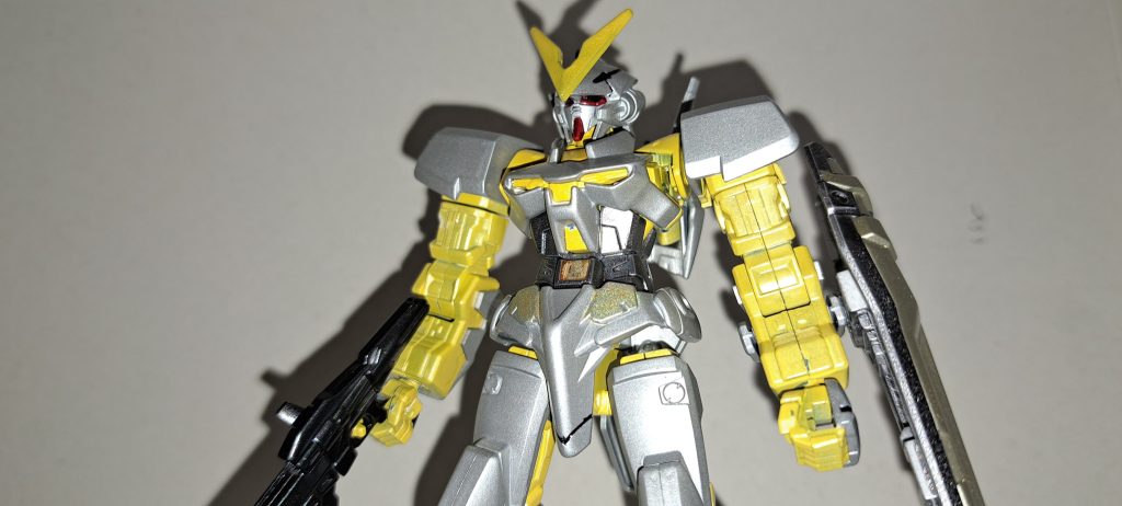 アップ直前に撮ったものですがカメラアイが暗すぎたのでルミナスグリーンからサイコホログリーンに変更してフラッシュに反応するようにしてみたり