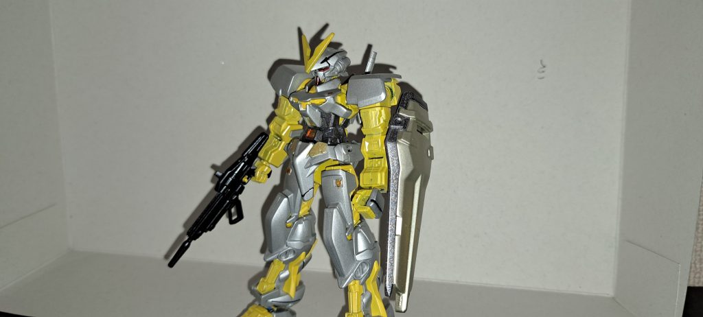 私が好きな角度から(笑)内部フレームがメタルカラーではないので装甲と比べ主張が弱く感じてしまいますね😅