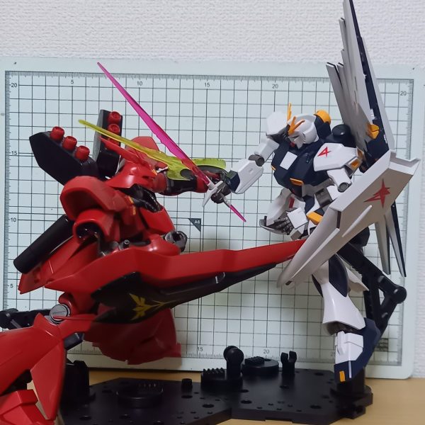 HGサザビーがなにやっても絵になる