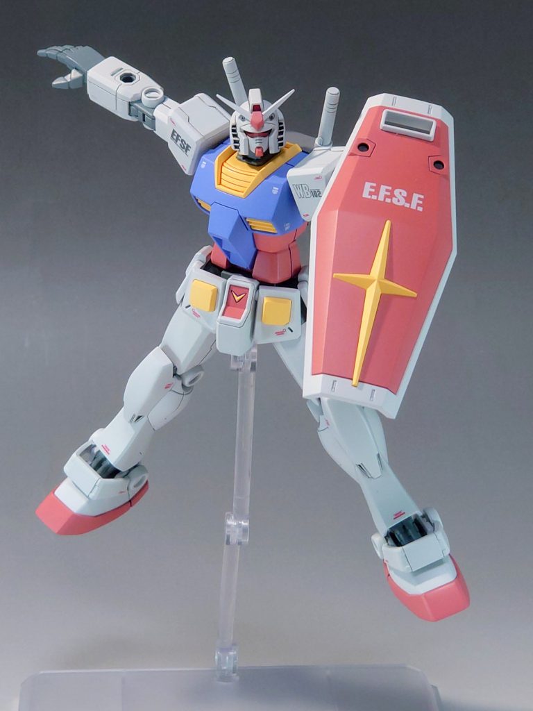 リバイブ版ガンダムを完成させたのはこれで6体目です。毎度トリコロールカラー。