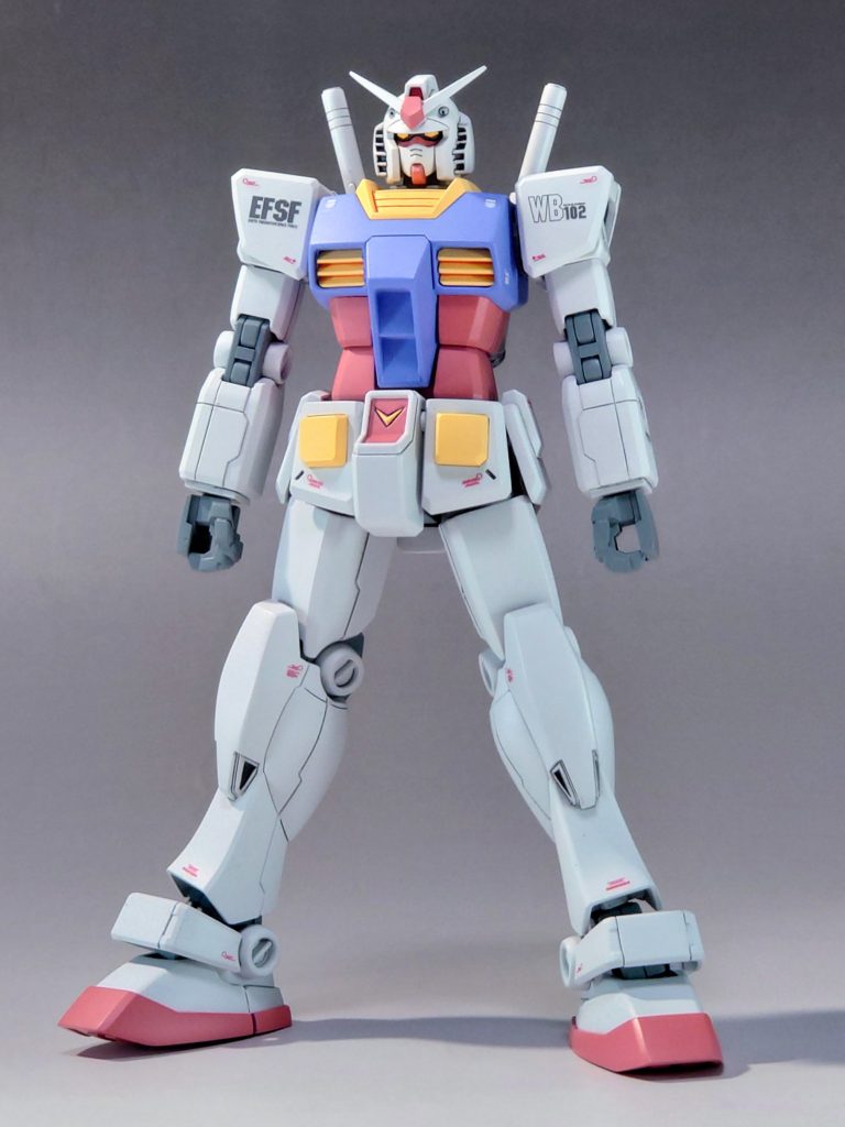 デカールはORIGINガンダム用を使用。差し色感覚で貼ってます。