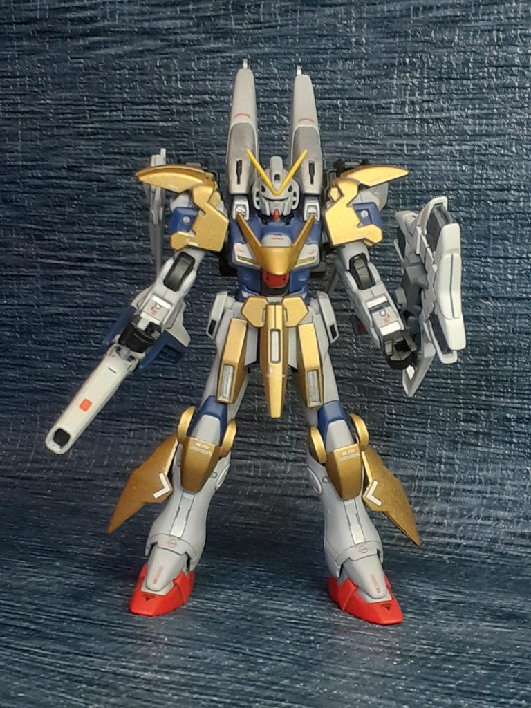 明るい青は好みじゃないので、ティターンズブルーを採用しました。グレーの部分は実は、サーフェイサーのままです。