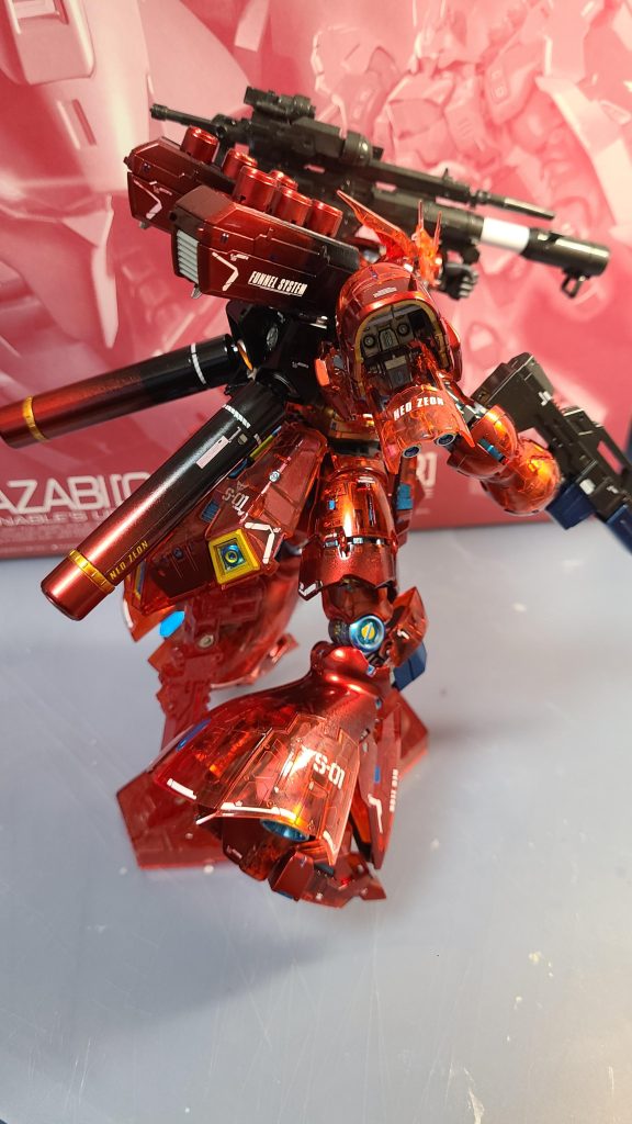 別アングルで。パーツをヤスリがけして、コンパウンドで磨いて…を繰り返し、繰り返し塗装の際はマスキングして…。もう、暫くはクリアパーツはいいかな(笑