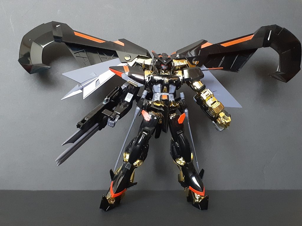 マガノイクタチ。前方に持ってくることも出来るのですが関節がギチギチになってたので今回は諦めました。折れそう。