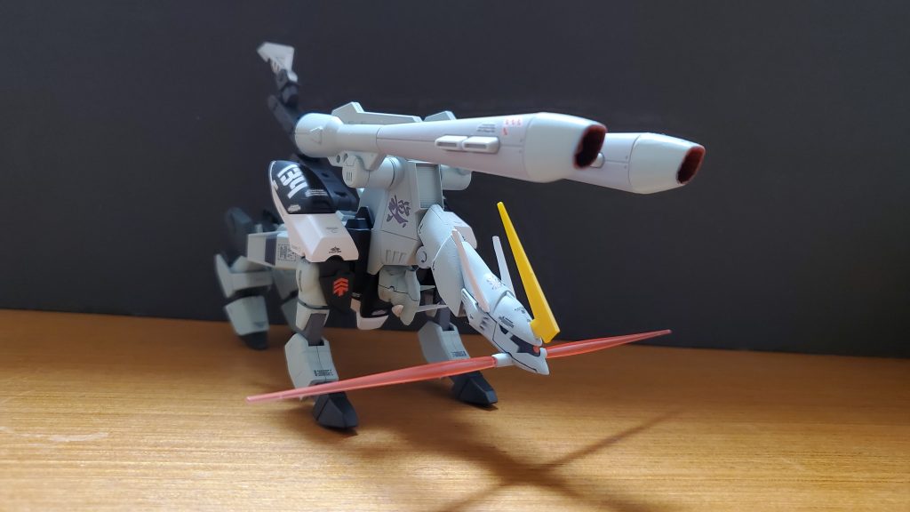 ビームサーベルを展開することが出来る。