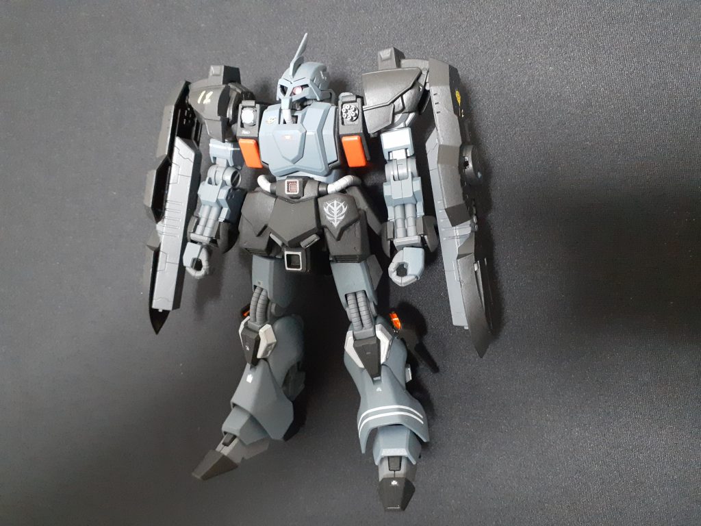 両肩にアクティブシールド、ふくらはぎ側面にスラスター追加