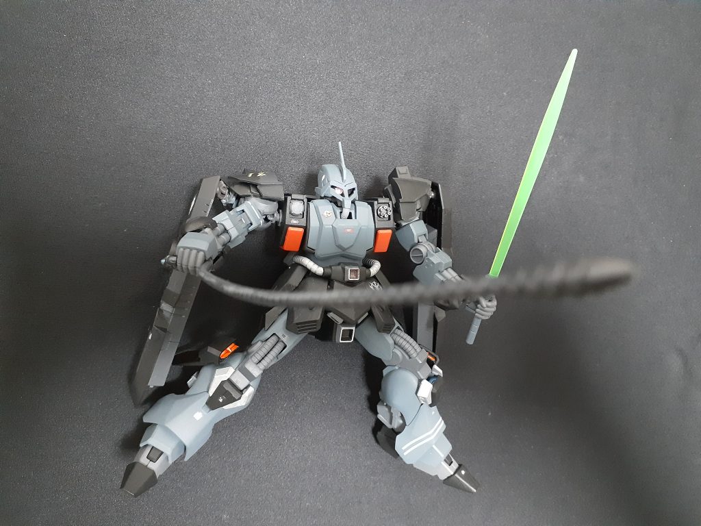 ガルスはグフの系譜らしいので、ヒートロッドも似合うかも。ビームサーベルは太目の高出力仕様