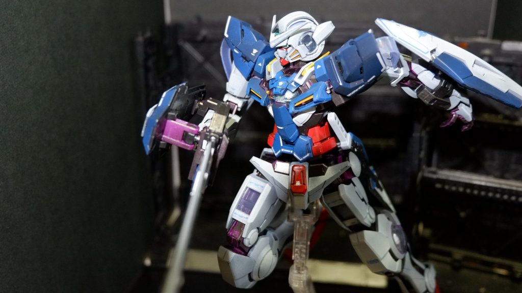 紫部分は黒鉄色で塗ったのですが、紫透けてますね、なんというか木星で作った謎金属感が出てよかったのではないかと(手抜きの言い訳)(gundam-kao10)一つ賢くなりましたaku-kao10