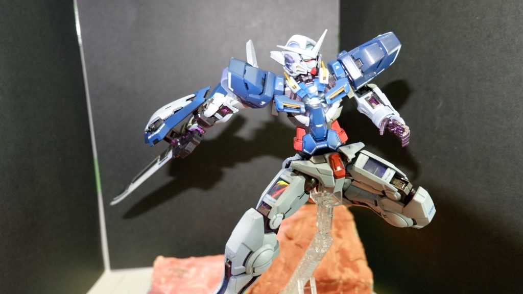 白い部分はグレーで墨入れ。それ以外は黒で墨入れました。