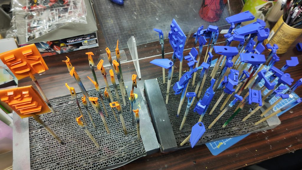 マンダリンオレンジとコバルトヴァイオレッㇳの発色が良い！