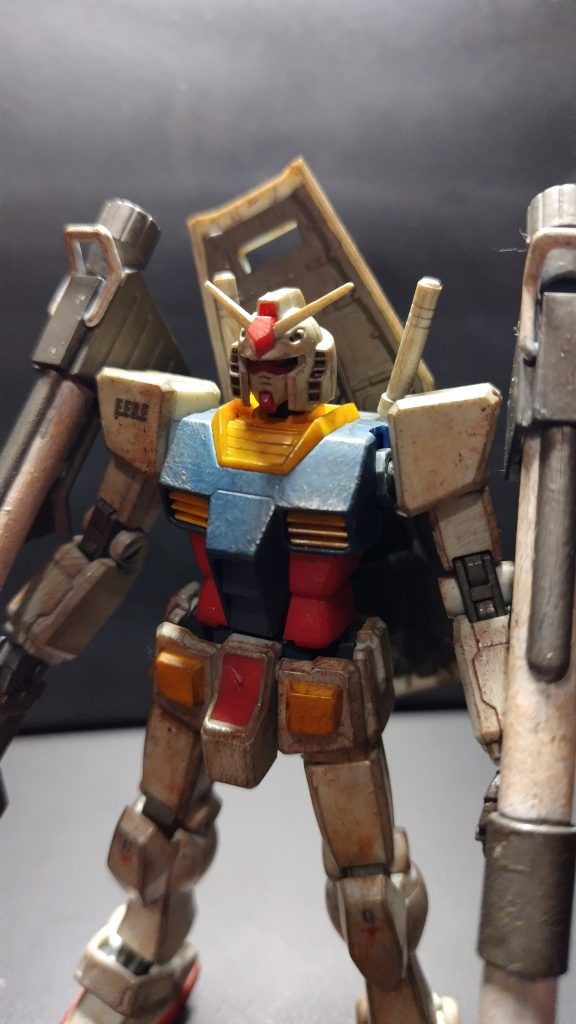 他のグレードのバズーカが白くてカッコよかったので真似てみました。雑ですけど。（汗）