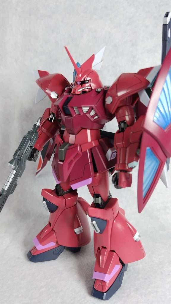 塗装はホディーを専用色、メカフレームはガンメタ、バーニア、スラスター、動力パイプをシルバー、スミ入れ、半光沢コートにしました。シールはほぼ全部を使いました。映画で光沢感のある表現だったのでそれに寄せる塗装にしました(SEEDFREEDOMのモビルスーツはもう半光沢にしていくと思います)