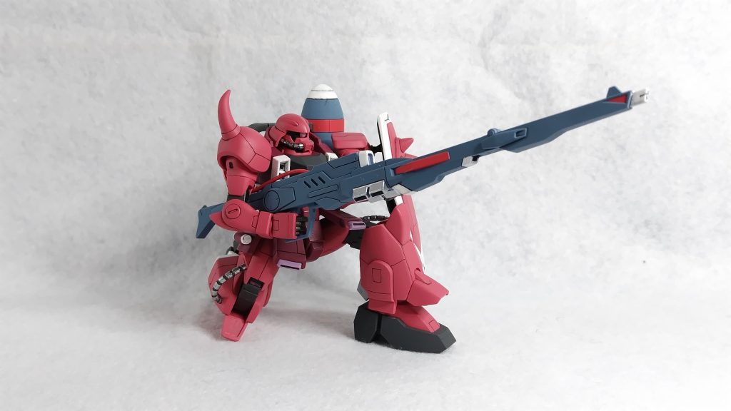 膝立ちが完璧に決まります!ビーム砲がちょっと上向きになりますが完璧な狙撃スタイルになります。私はこれだけでもいいキットだと思ってしまいます^^;