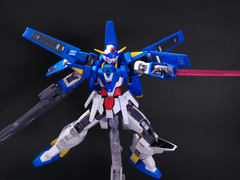 ビームサーベルを4本装備することもできる珍しいキット