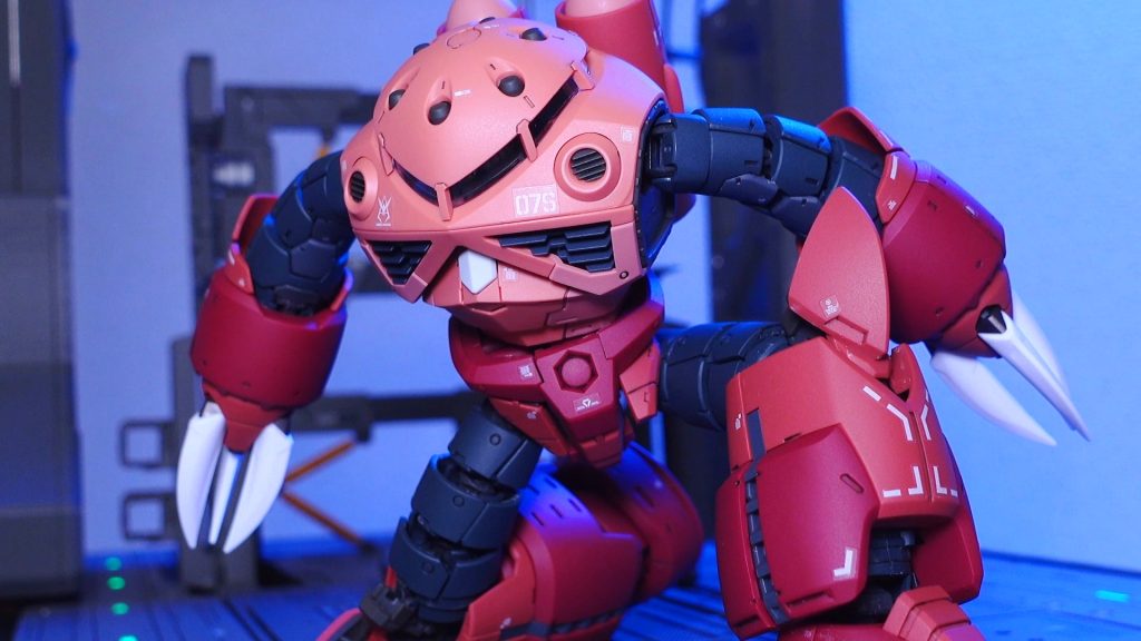 成形色を活かした素組みで、水性スミ入れと艶消しトップコートのみの仕上げです。