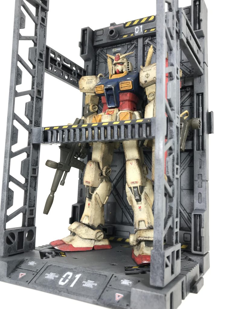 100均のディスプレイベースにも、最近手に入れた同じく100均ディスプレイベース用のシールでドレスアップ👗