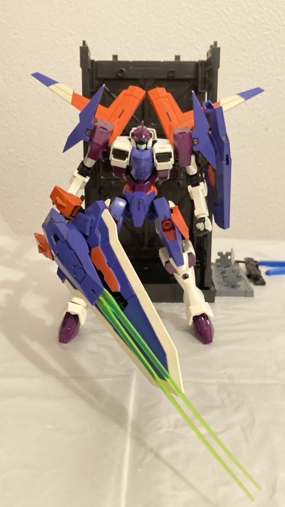 ガンプラを作り早二年になりました。これまでの集大成のようなガンプラを作りたかったので、今回オリジナル機体を製作し投稿しました。今まで数々の失敗があり、その度に自分はなんてプラモデル作りが下手なんだろうと思ってきましたが、ようやく一つの理想の到達点に辿り着けました。