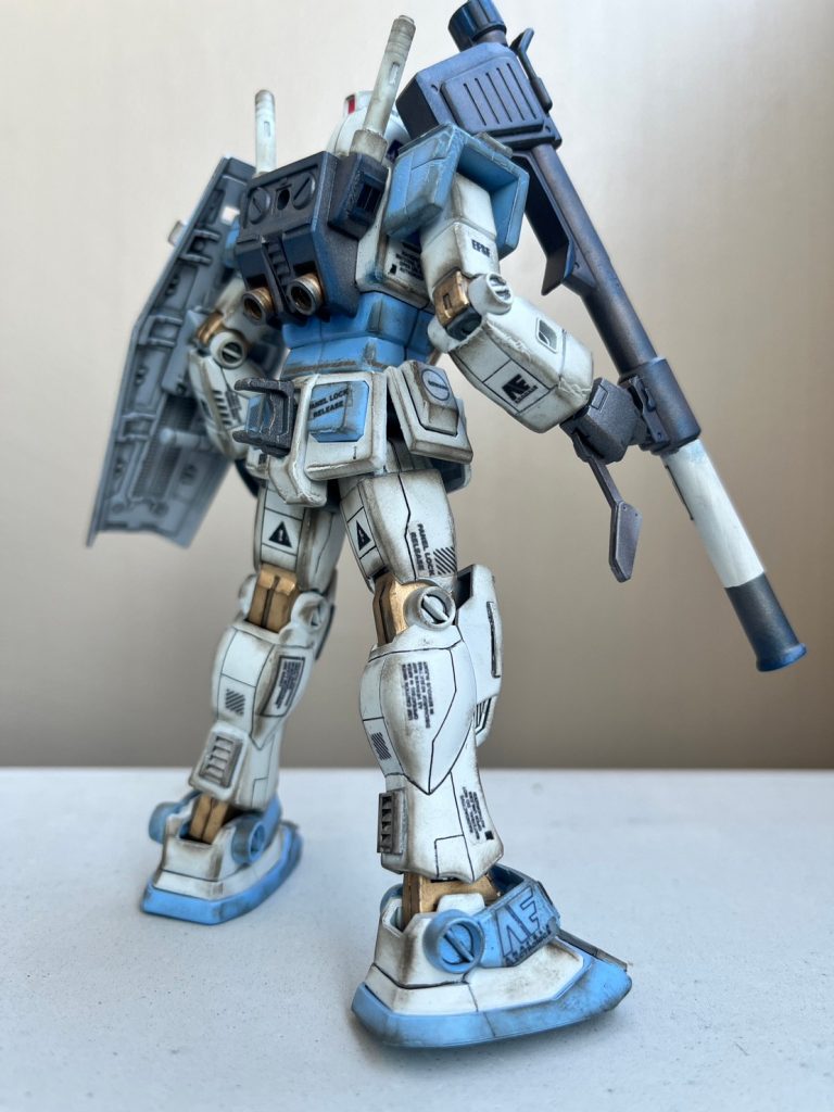 関節はゴールドでアクセントタミヤウェザリングマスターで仕上げましたまぁこんなもんでしょ