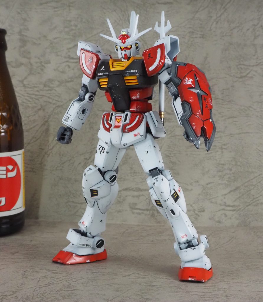 シール類はありませんので、塗分の面倒そうなメインカメラはラピーテープを使用しました