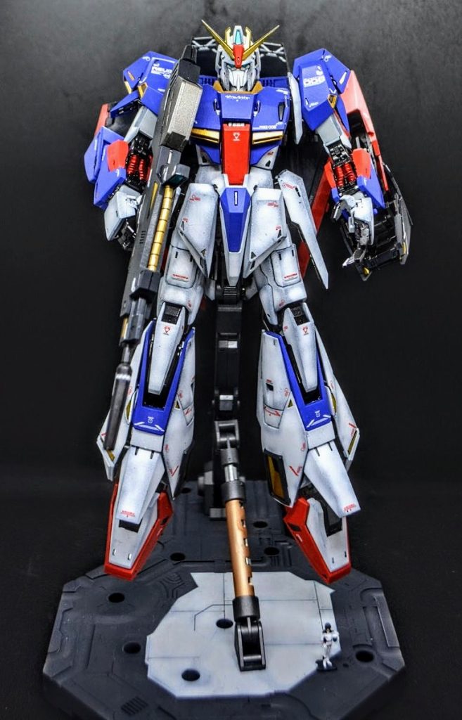 素立ち装甲の各部からチラ見えしているフレームが非常にいい味出してますねさすがver.Ka…パイロットフィギアも塗装しましたが細かすぎて大変でした。多分カミーユって分かるはず………。今回の製作で超簡易的ですが台座も塗装しました。台座部分が少し手抜きになってしまったので、ここは時間あるとき修正したいですね。