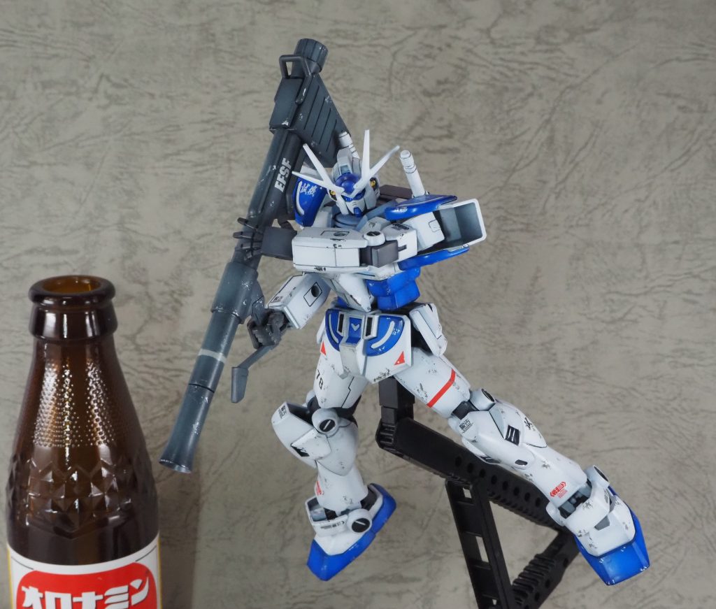 すっかり部品取り用となってしまったreviveガンダム、申し訳ないですが武装と左平手を頂戴しております。