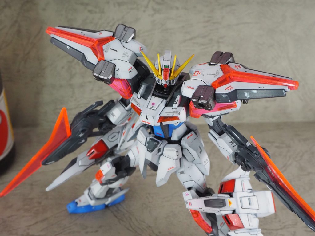 蛍光ピンクの部分が増えて一気に派手さもアップします