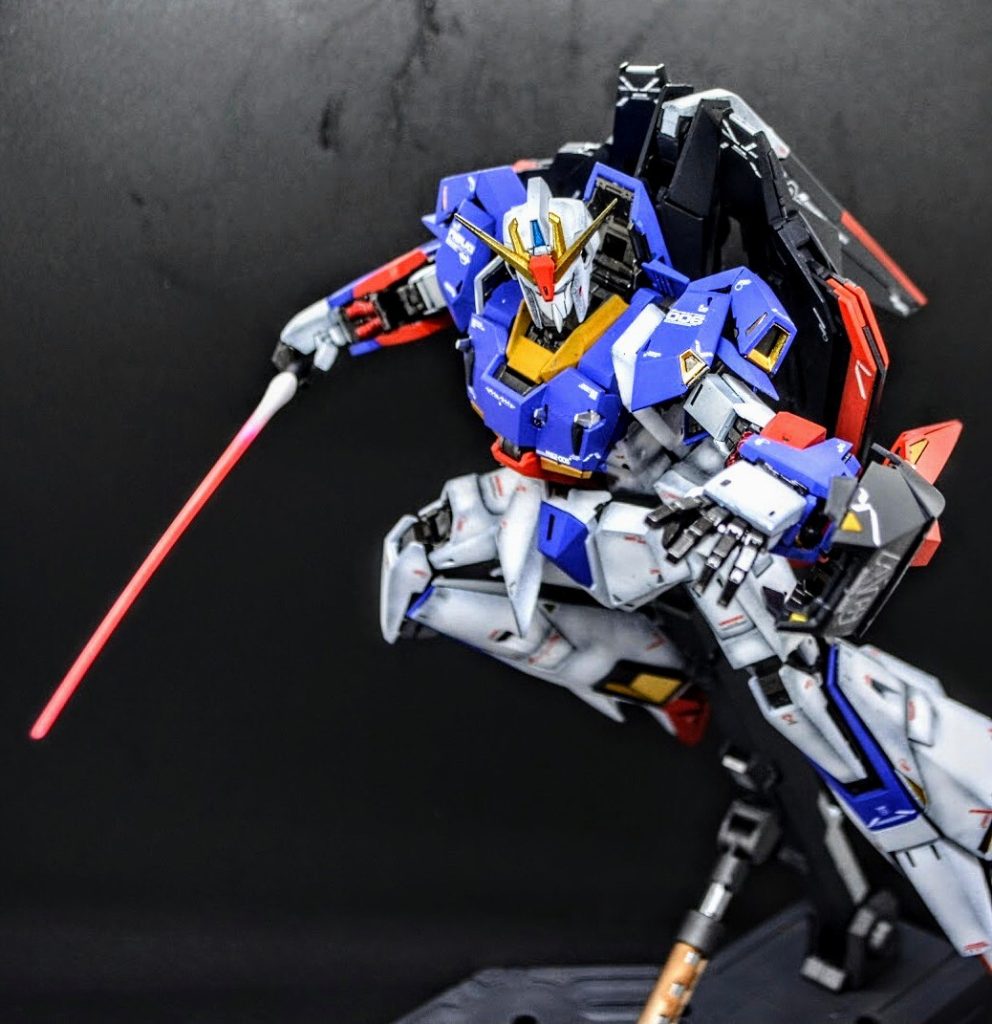 ビームサーベルΖガンダム初製作だったので柄がブラックなの初めて知りました…めちゃくちゃかっこいいですね…。サーベル部分は蛍光ピンク、根本はホワイトで発光を表現しています。クリアーパーツをつや消しで仕上げるのが最近のお気に入りです。