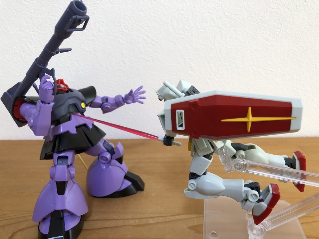 そしてガンダムのビームサーベルが炸裂。