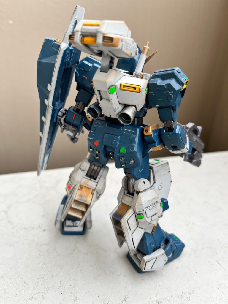 スラスター部にメタルビーズを埋め込んでいます 