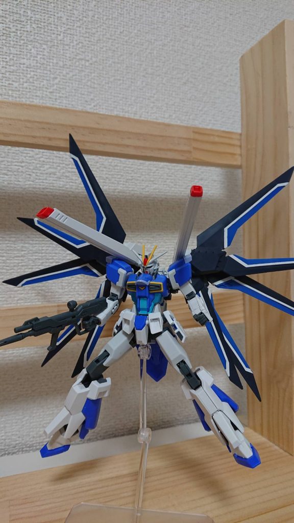 長射程高エネルギーレール砲セクメイトはウィングに収納されている。地球内部にあるマントルが基本エネルギーとなっている。そのためかなりの高威力となっているが秘密裏にエネルギーを供給していたため今では供給ができなくなってしまった。