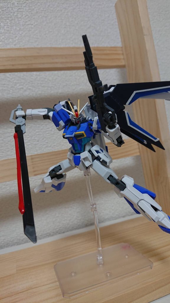 固定武装ではないが、大剣 アマテラスも装備が可能。さて次回は、リベルタスガンダムの相棒的立ち位置の「ウラノスガンダム」です!お楽しみにー