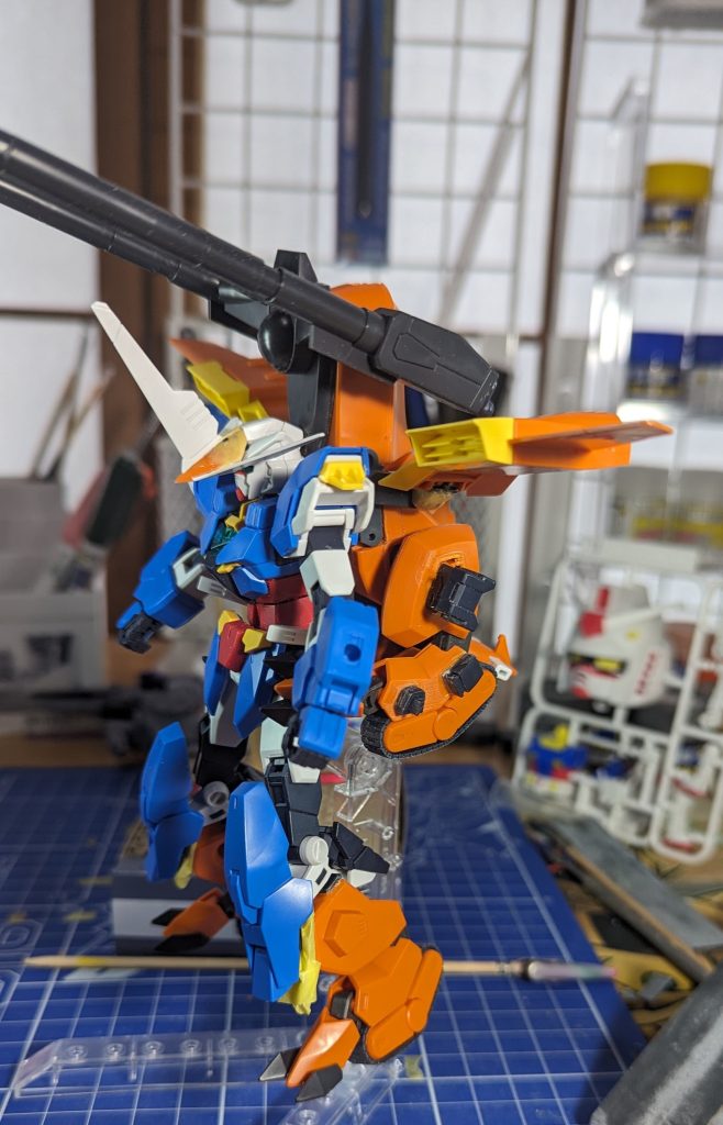 バランス調整元のキットであるアースリィアーマーの膝部分やバックパックの大きさ、腰周りのアーマーをアースリィのものにするか、ラゴゥでカバーするかを検討中に撮った1枚!