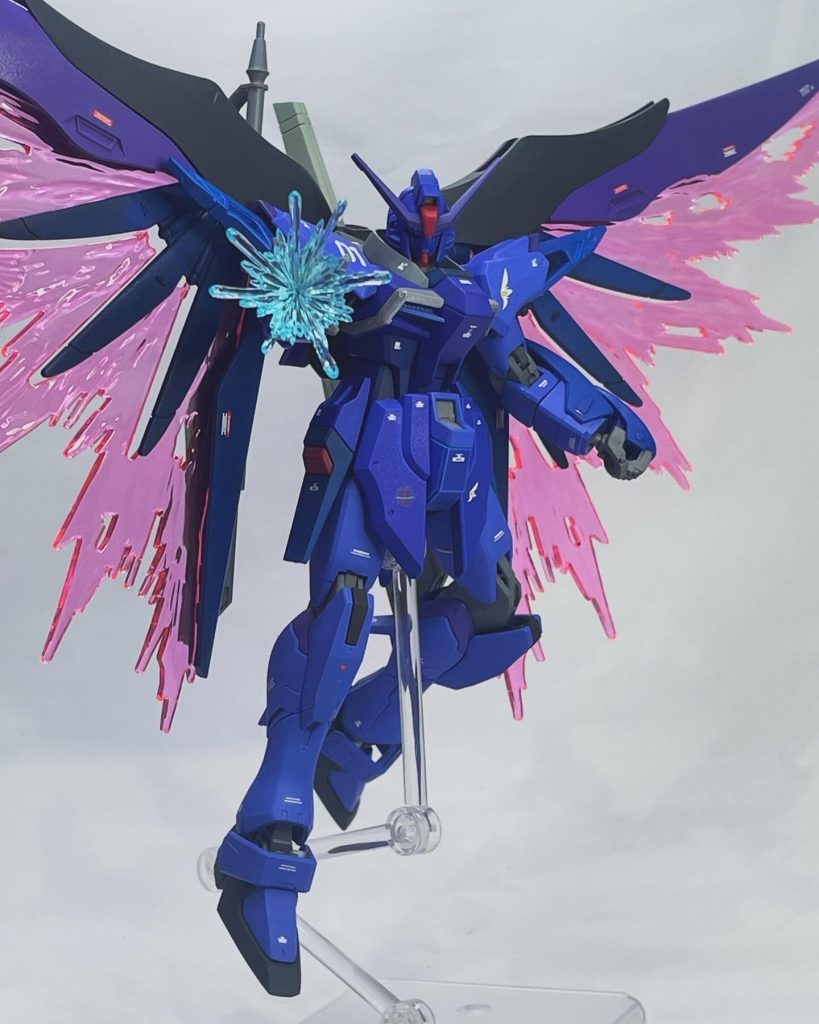 先人の教えからデスティニーガンダムを作るならHGCEが良いと教わりましたが、確かにわかる気がします。全種作った事ないから比較はできないけど。