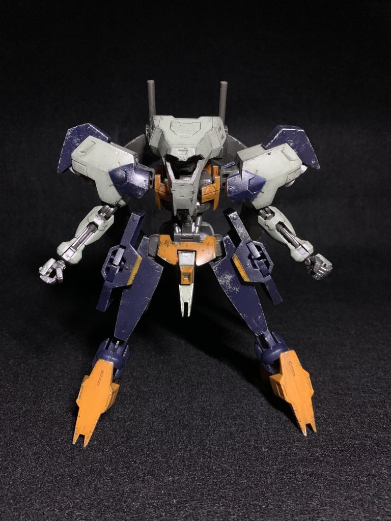 ドライブラシとチッピングで結構派手に汚した後に「そういやこいつ…宇宙空間で出てくる機体だよな…こんな汚れるか？」となりましたが、まあ……ええんや…