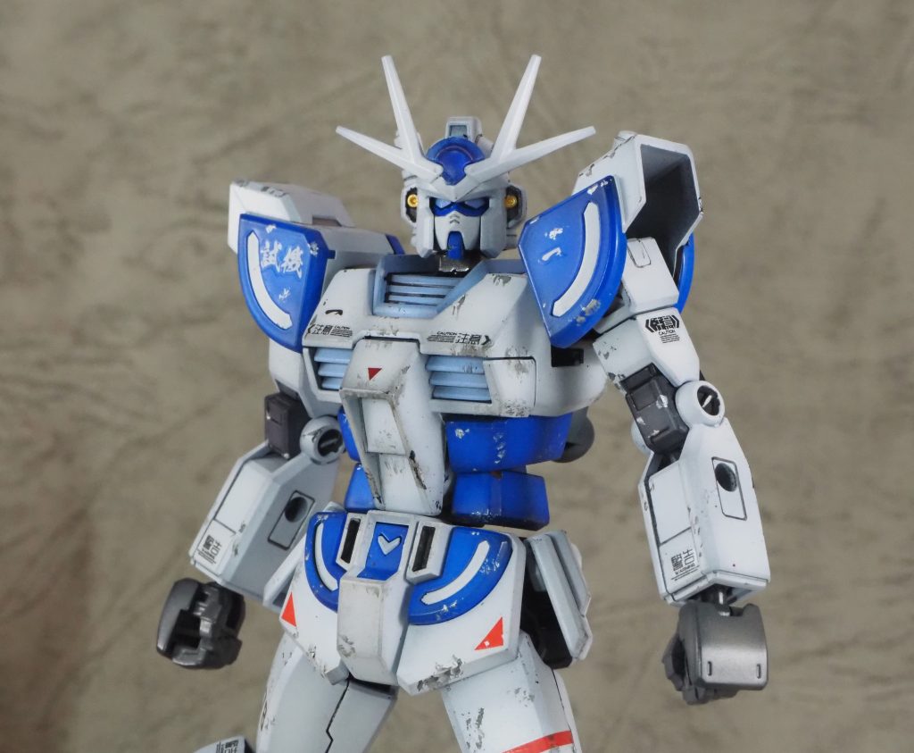 シール類は無いので、カメラ部分はラピーテープを使用しています。設定を考えるとおかしくないかなと思いましたので【試機】【七十八】など、漢字のデカールも使っています