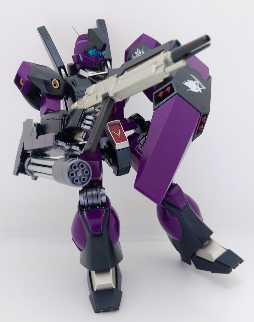 ビームライフルはジェガンの標準装備のものです。