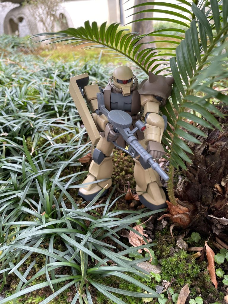 元の状態。人生初作成のザクでした。今回こいつを合わせ目消しandリペイント。