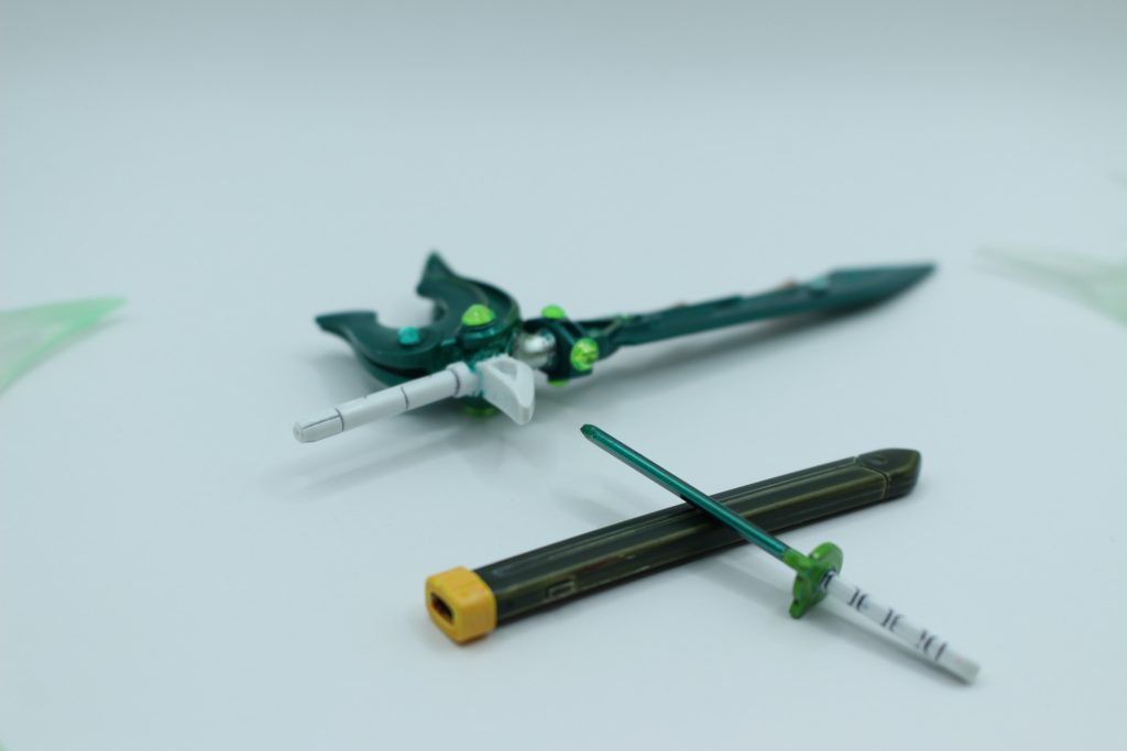 緑色の刀「彗風」は風を打ち払う刀で、持つ者の速力を底上げする不思議な力を持つ。ちなみに「彗風」は後に姿を変え、旅団ラグノモワーツが使う「風の剣ウィンド・テイル」となる。