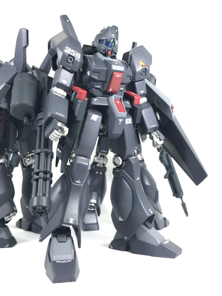 僚機その1(機体No.358)ガンナー仕様。前作同様にジムⅢミサイルランチャーを腰に、右ガトリング砲を右腕に装備しました。