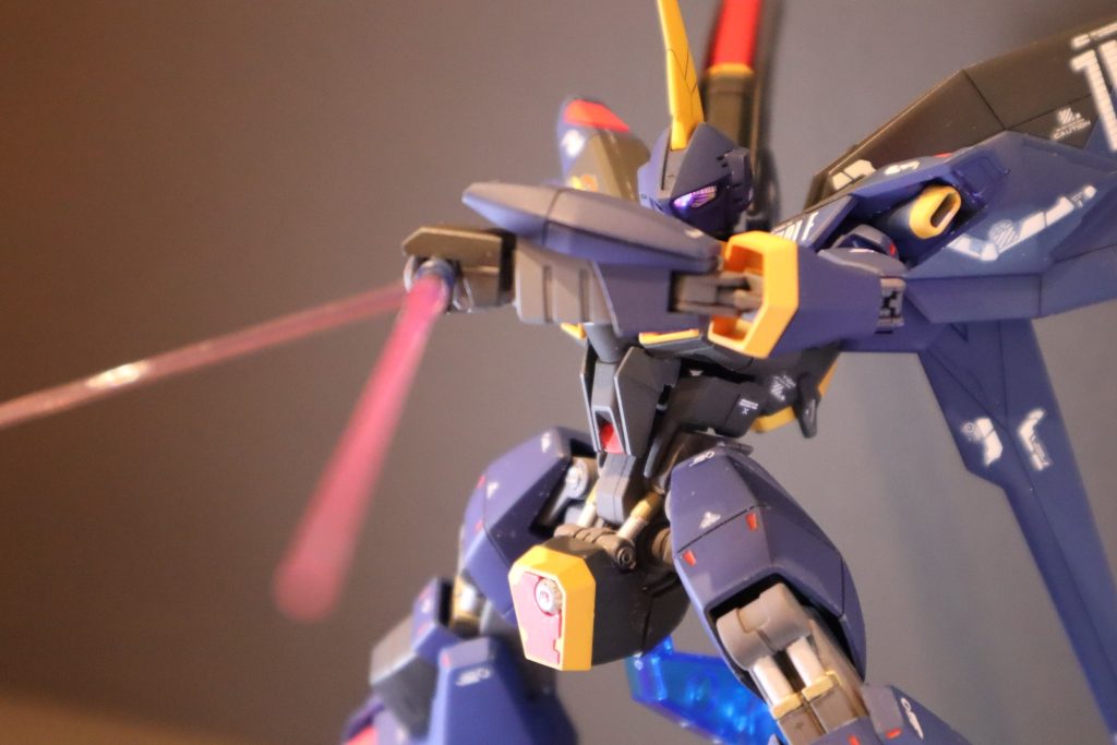 ビームサーベルによる高速斬撃！