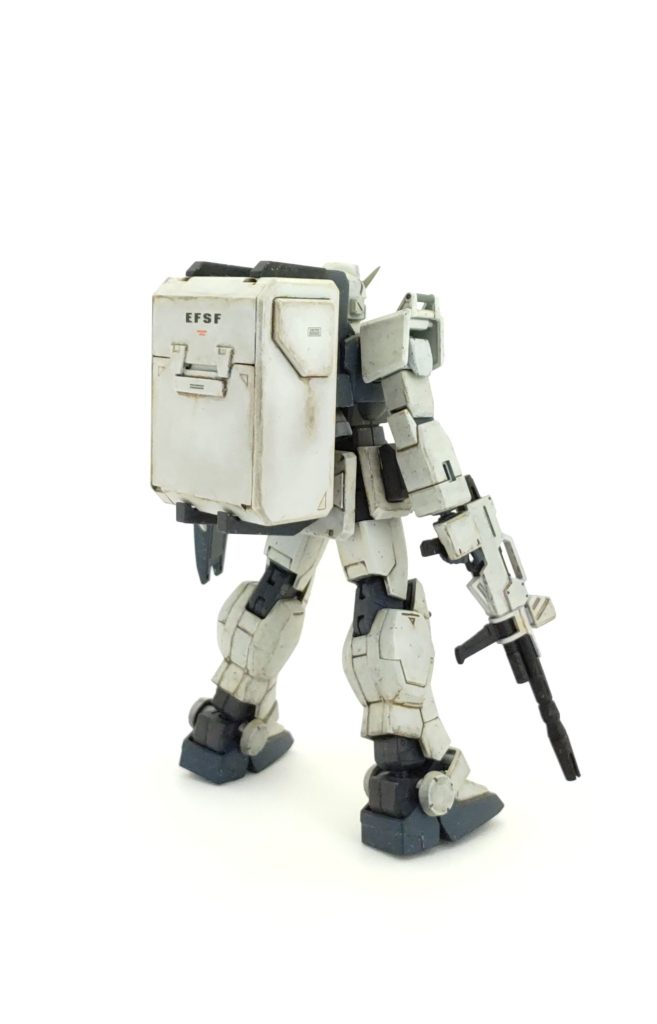 膝〜くるぶしにかけてのアーマーですが、後ろの跳ね上がりがとても格好良いデザインですね😆