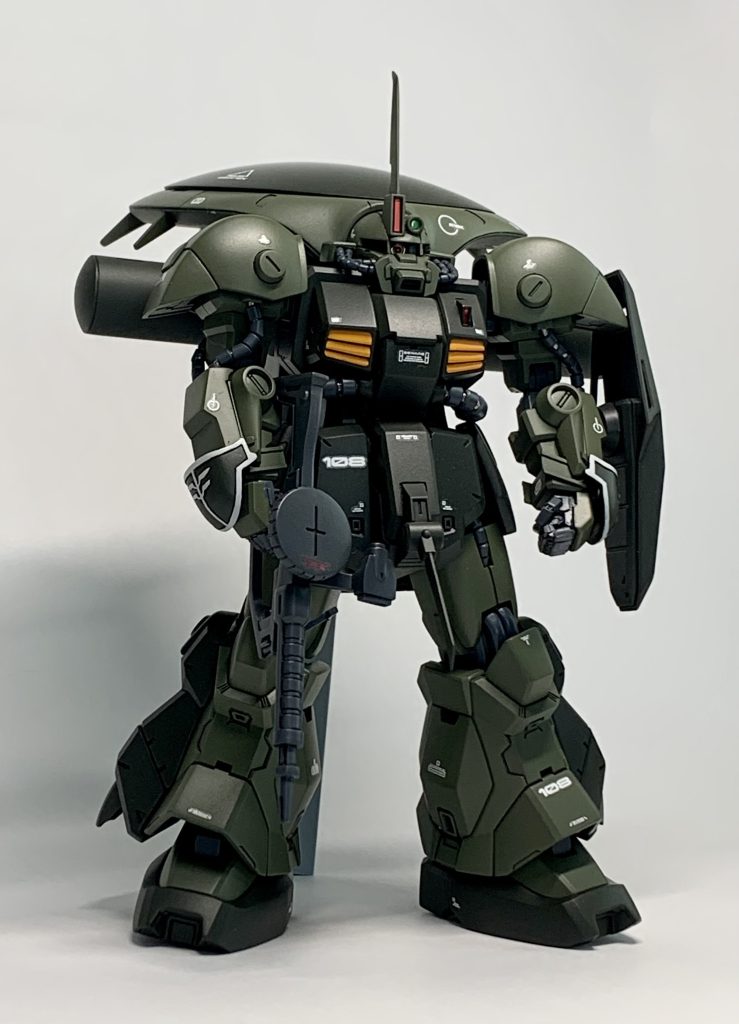 ふくらはぎの内側は本来「円」なのですが、ここはホビーハイザックの形を活かしました。それ以外はおおよそ手を加えました。