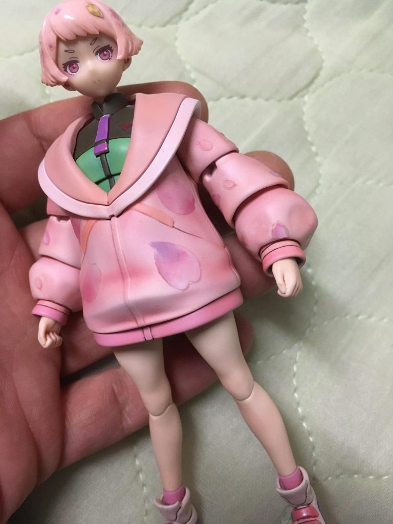 服に使ったPET製シールが追従性皆無な上にPET対応の接着剤で無理矢理…も上手く行かずで難儀しましたが、今回は属性の異なる塗料や素材を一緒くたにして試す事も目的の1つだったのでこれはこれとして次に活かせれば、と。