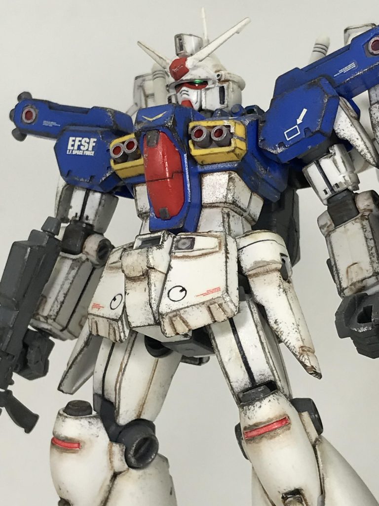 一応、どうでもいいガンプラの説明お手軽製作 HG GP01 フルバーニアン成形色を活かした お手軽汚しの初期過去作品つや消しスプレー→水性ホビーカラー焼鉄色とシルバーでチッピング→リアルタッチマーカーブラウン1で陰影付けのみ